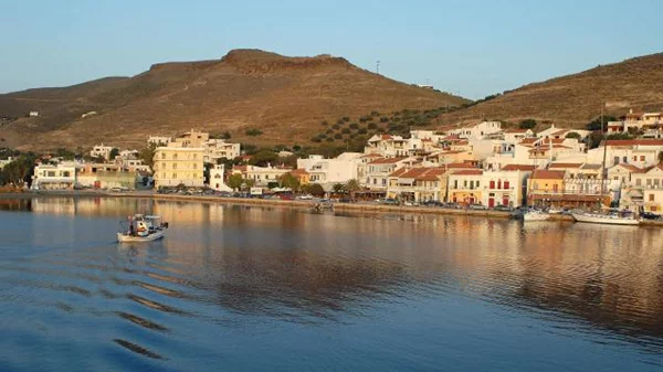 Η Τζια των αντιθέσεων