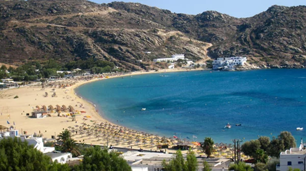 Ίος δεν είναι μόνο μία