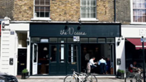 Κάτι βράζει στο Λονδίνο