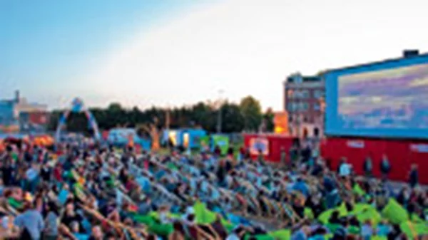 Πιάσαμε σεζλόνγκ στα open air cine-festivals της Ευρώπης 