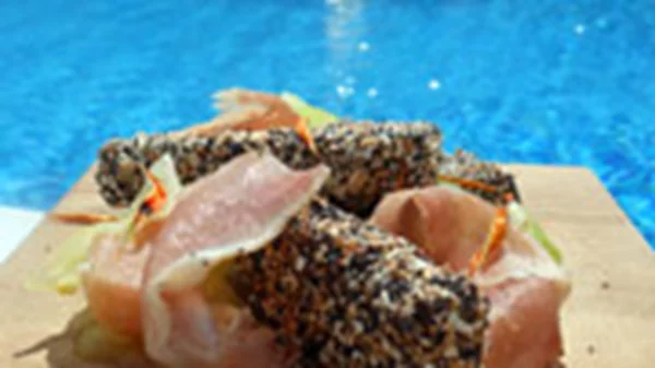 Στη Ζάκυνθο δεν έχει μόνο μαντολάτο