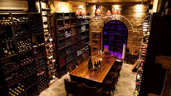 Κελάρι Pro: wine bistrot στην Αλεξανδρούπολη