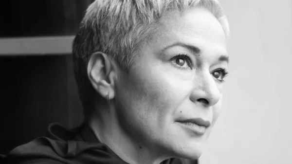 Μελίνα Κανά: "Ένα Αστέρι Πέφτει Πέφτει" στο Χαμάμ