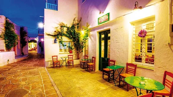 4 αυθεντικά νησιωτικά καφενεία