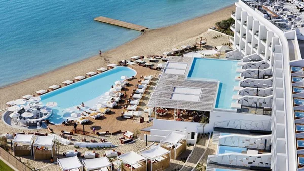 Σπέτσες - Ερμιονίδα: Συγκοινωνούντα δοχεία κοσμοπολιτισμού 