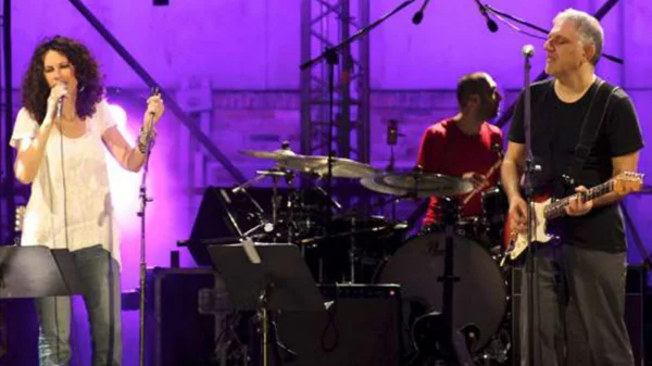 Ελευθερία Αρβανιτάκη – Νίκος Πορτοκάλογλου: Η συνάντηση