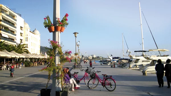 New wave τσιπουροκατάσταση στο Βόλο 