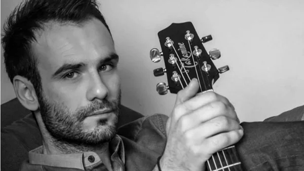 Με σεβασμό στο λαϊκό