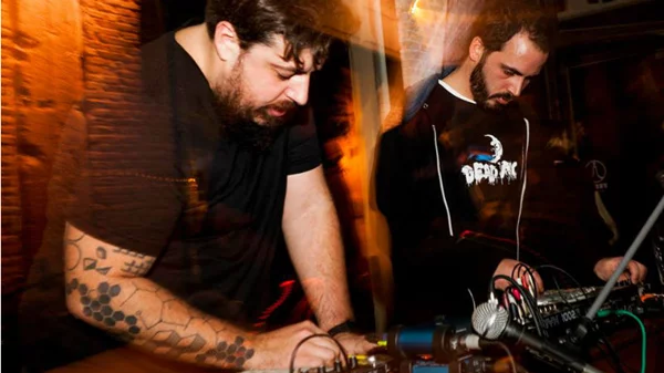 Νταβαντούρι με τουρκική ψυχεδέλεια