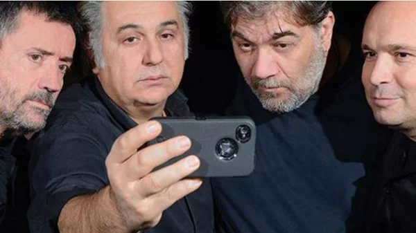 Άγαμοι Θύται: «Selfie» service!