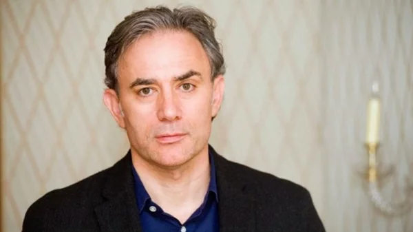 Ο Τζούλιο Ρικιαρέλι μιλάει για τον τολμηρό «Λαβύρινθο της Σιωπής»