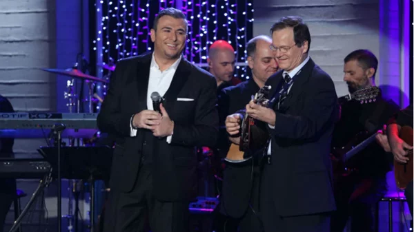 Ο Αντώνης Ρέμος ανοίγει νέο κύκλο παραστάσεων