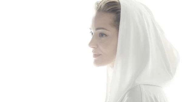 Στη «Βαβέλ» της Νατάσσας Μποφίλιου