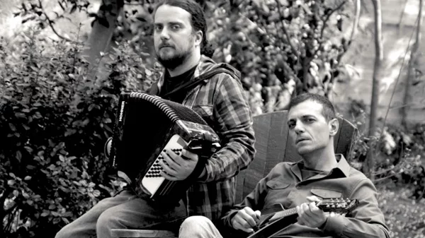 2 πρεμιέρες + 1 live στον «Σταυρό του Νότου»