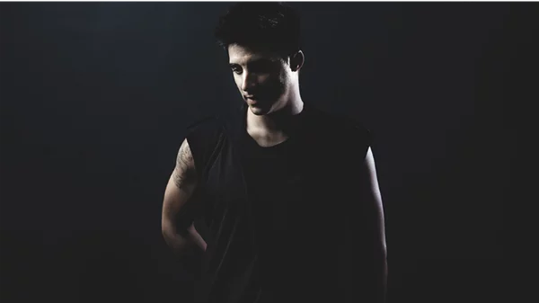 Miguel Bastida: «Στην Ελλάδα δεν σταματάτε να χορεύετε!»