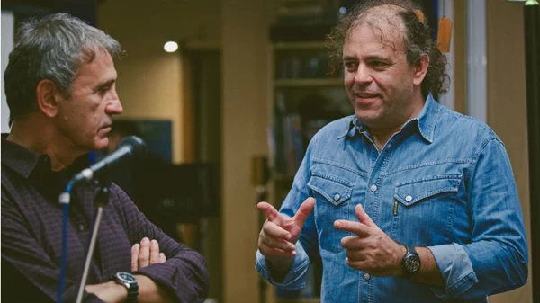 «Τα Άστεγα» μπλουζορεμπέτικα του Νίκου Πλατύραχου