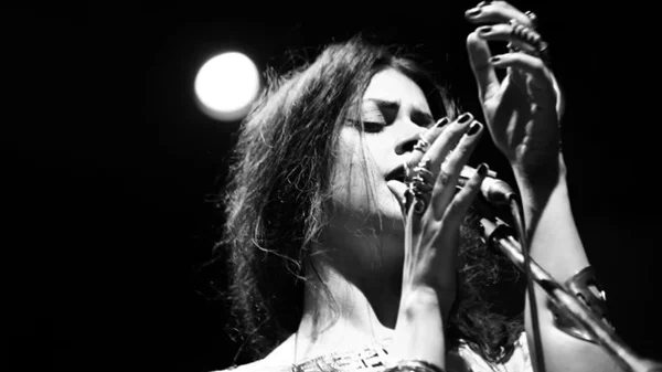 Let me know! Festival: Μια γιορτή για τη Γυναίκα