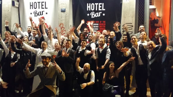 The Clumsies Hotel Bar: Κορυφαία μπαρ του κόσμου στο αθηναϊκό downtown