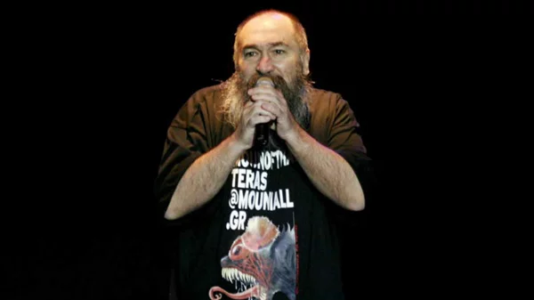 Ο Τζίμης Πανούσης στο «Can Can»