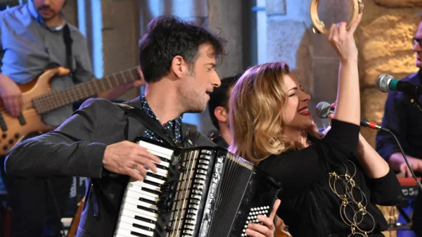 Η Νατάσσα Μποφίλιου στο «Στην υγειά μας, ρε παιδιά»