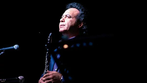 Ο Βασίλης Σαλέας σε "Μουσικές του Κόσμου"