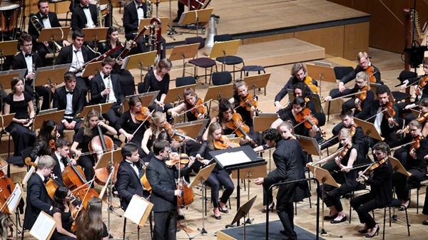 Ορχήστρα Νέων Γκούσταβ Μάλερ: ταλέντο, λαμπρές επιδόσεις, μεγάλες προσδοκίες