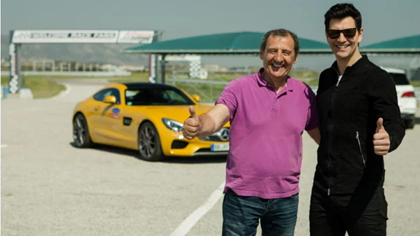 Ο Σάκης Ρουβάς δαμάζει 510 άλογα