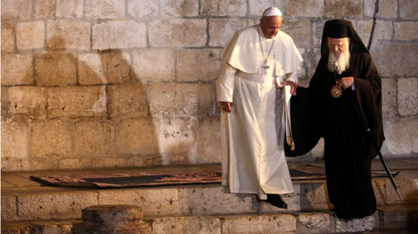 Λεπτό προς λεπτό με τον Οικουμενικό Πατριάρχη και τον Πάπα στη Λέσβο