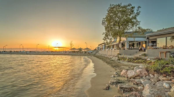 Πιάτσα Γλυφάδα: η πιο happy καλοκαιρινή πόλη μες στην πόλη 