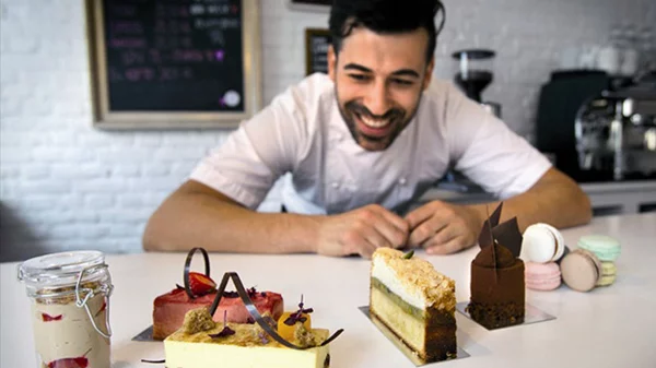 Νικόλας Στράγκας, ένας Έλληνας star-patissier στην Κοπεγχάγη! 