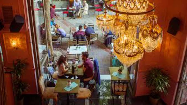 «Otto Resto Bar»: Φαγητό, ποτό και ιστορία 