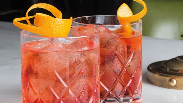 Το βερμούτ είναι καυτή  μόδα διαρκείας!