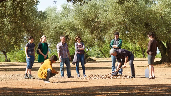 Το ισπανικό κοινωνικό σινεμά και «Η Ελιά» του...