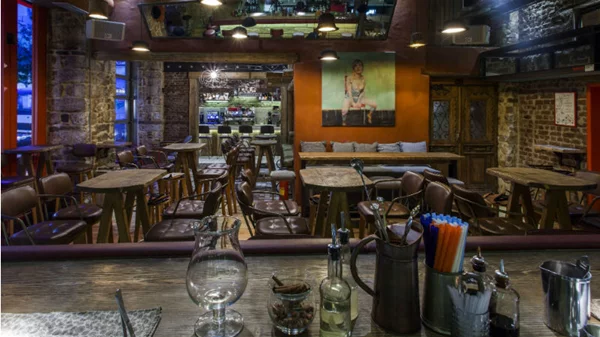 The Drinking Adventure: Ταξίδι στην ελληνική σκηνή των μπαρ