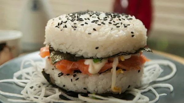Το sushi που έγινε burger 