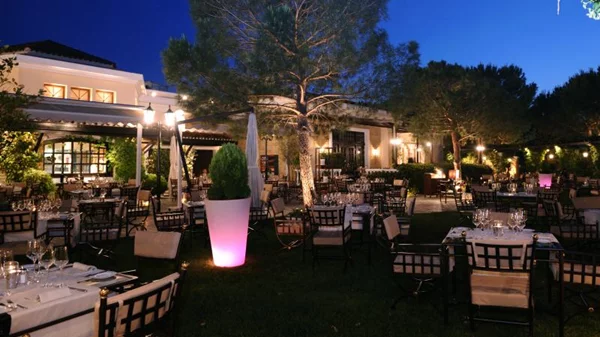 Το «Alfredo’s» περνά... στον κήπο!