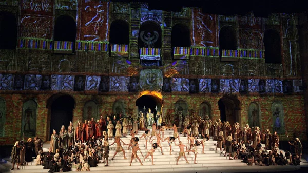 Ισορροπημένη, παραδοσιακή «Αΐντα» σε κατάμεστο Ηρώδειο