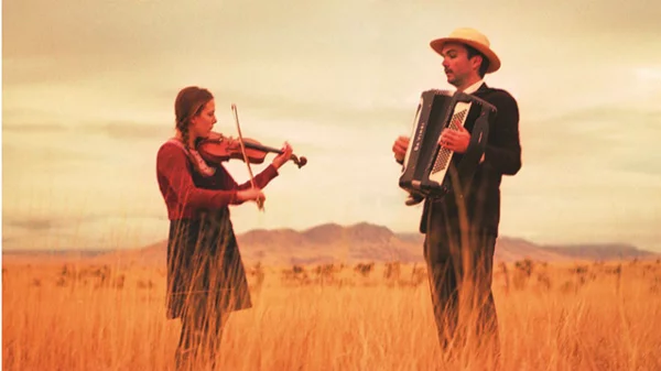 A Hawk and a Hacksaw: Διεθνής folk