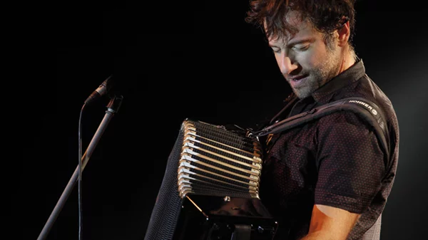 Κωστής Μαραβέγιας: «Το πλοίο δεν θα βουλιάξει ποτέ»