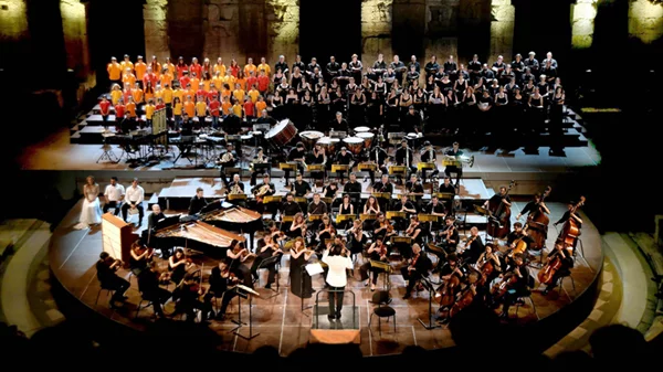 Καμεράτα- Πέτρου σε γοητευτικά μουσικά ταξίδια στο χρόνο (Μπαχ – Ορφ) 