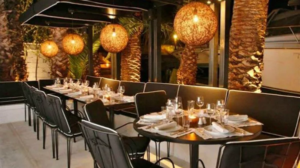 «La Esquina» και στις Σπέτσες