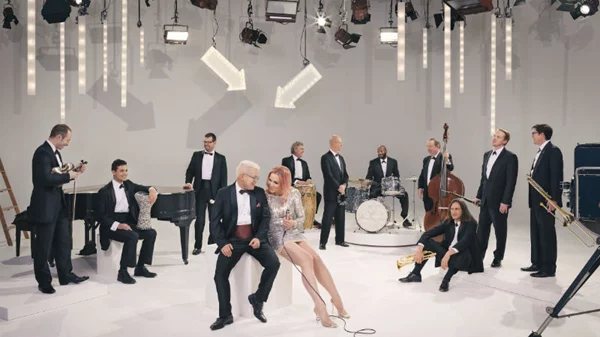 Pink Martini: Lounge break