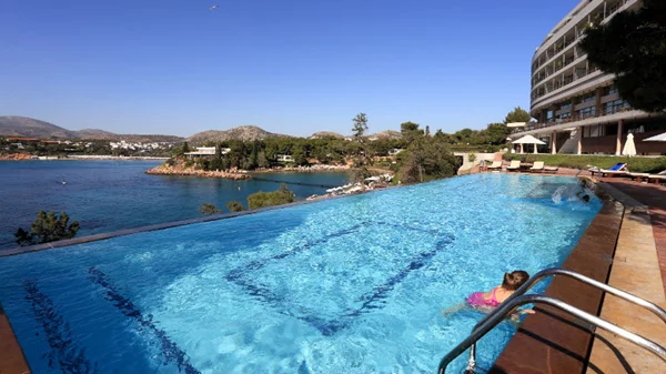 15 τυχεροί νικητές κέρδισαν την ιδανική τους ημέρα διασκέδασης από την Τράπεζα Πειραιώς και το αθηνόραμα Club!