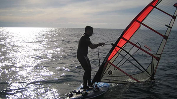 Σερφάρουμε με το αθηνόραμα Club! 