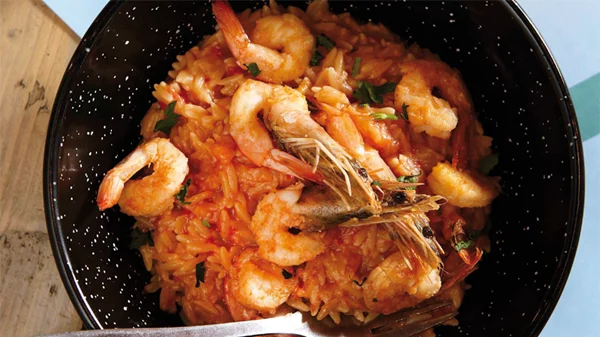 Μezze Glyfada: Νοστιμιές της στεριάς και της θάλασσας