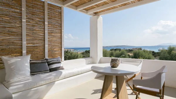 «Seven Santa Maria»: chic άφιξη στην Πάρο