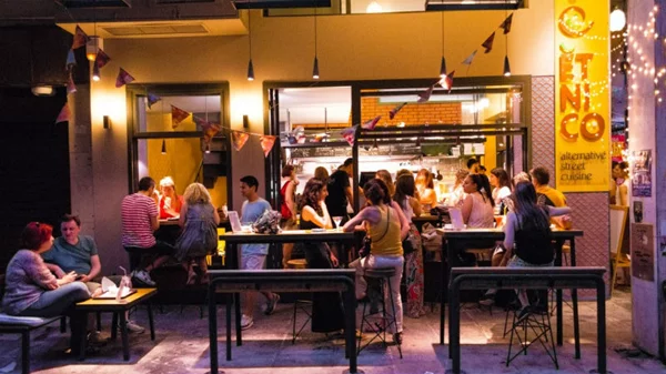 Street fiesta με άρωμα Αφρικής στην Κολοκοτρώνη