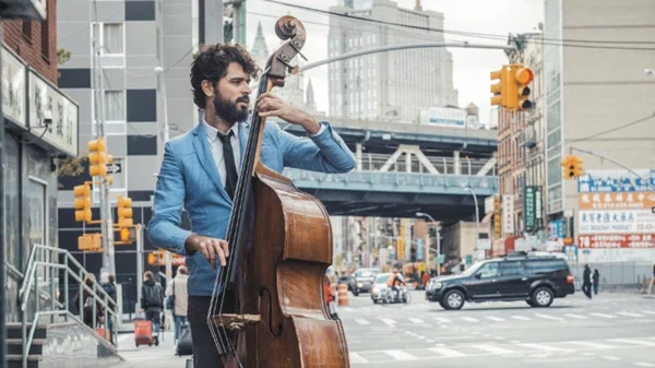 Πέτρος Κλαμπάνης: Brazilian hot στον Κήπο!