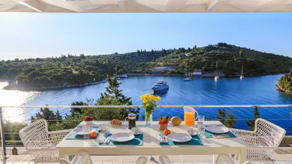 Villa Conoi: casual chic ιδιωτικότητα στους Παξούς 