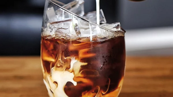 Πάμε για cupping; Η Αθήνα αγκαλιάζει το νέο κύμα του καφέ